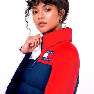 Gorgeous colorblock Tommy Jeans puffer jacket 😍